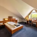 Paradies 4*