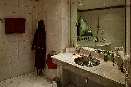 Paradies Hotel 4*