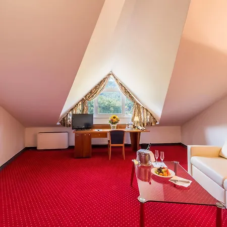 Paradies 4*